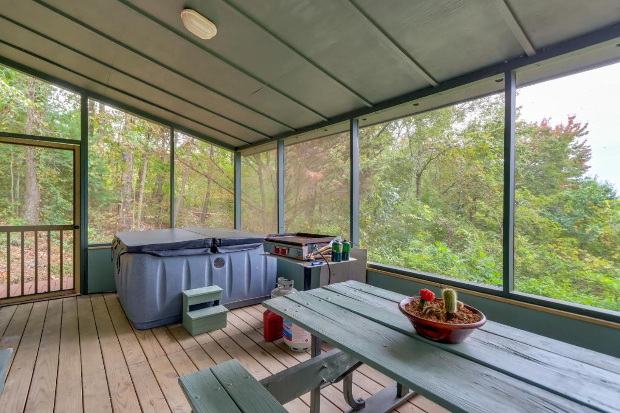 Mountaintop Ellijay Cabin With Private Hot Tub Luaran gambar